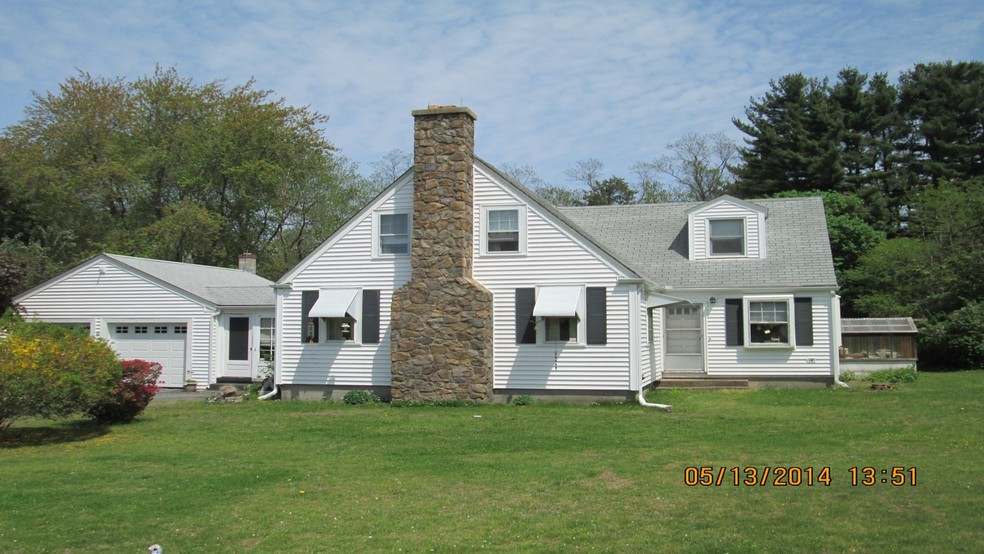 2340 S County Trail Est, East Greenwich, RI for sale - Primary Photo - Image 1 of 1