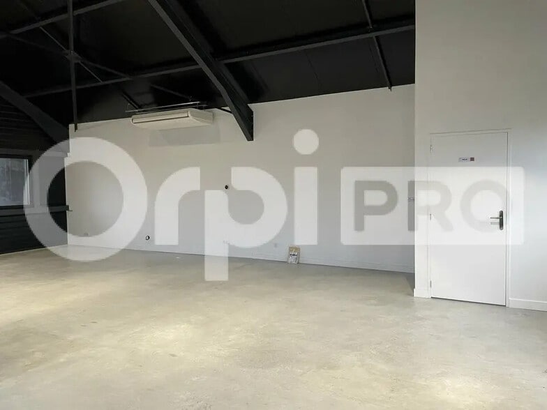 Office in Guérande for lease - Building Photo - Image 3 of 4