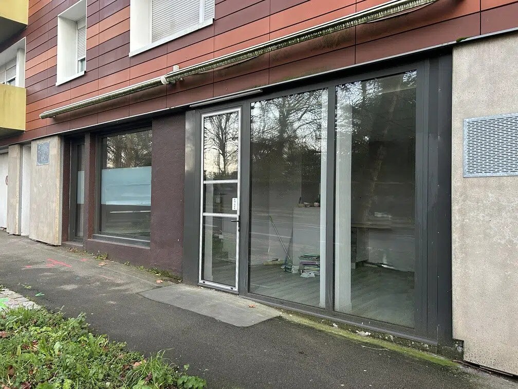 Retail in Nantes for lease Building Photo- Image 1 of 6