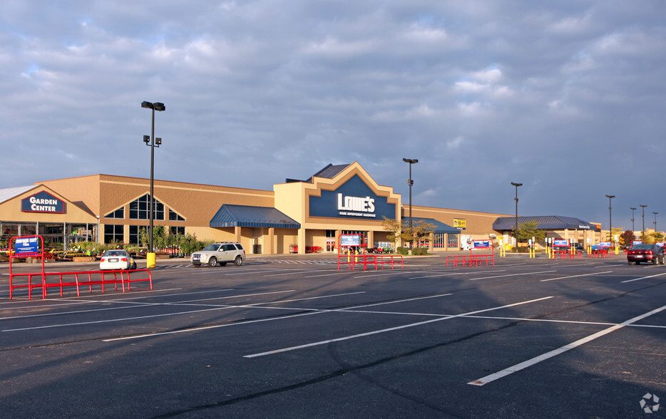 1 Marketplace Dr, Massillon, OH for lease - Building Photo - Image 1 of 4