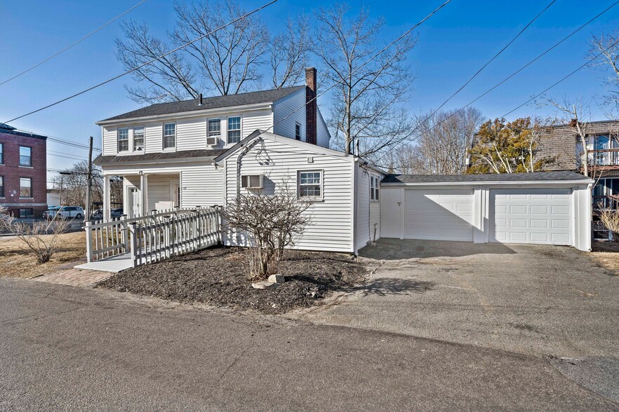 17 North Ave, Rockland, MA for sale - Primary Photo - Image 1 of 27