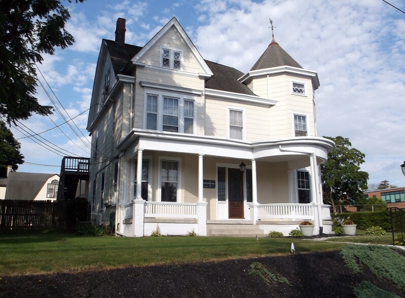 1104 Bridge St, New Cumberland, PA for sale - Primary Photo - Image 1 of 1