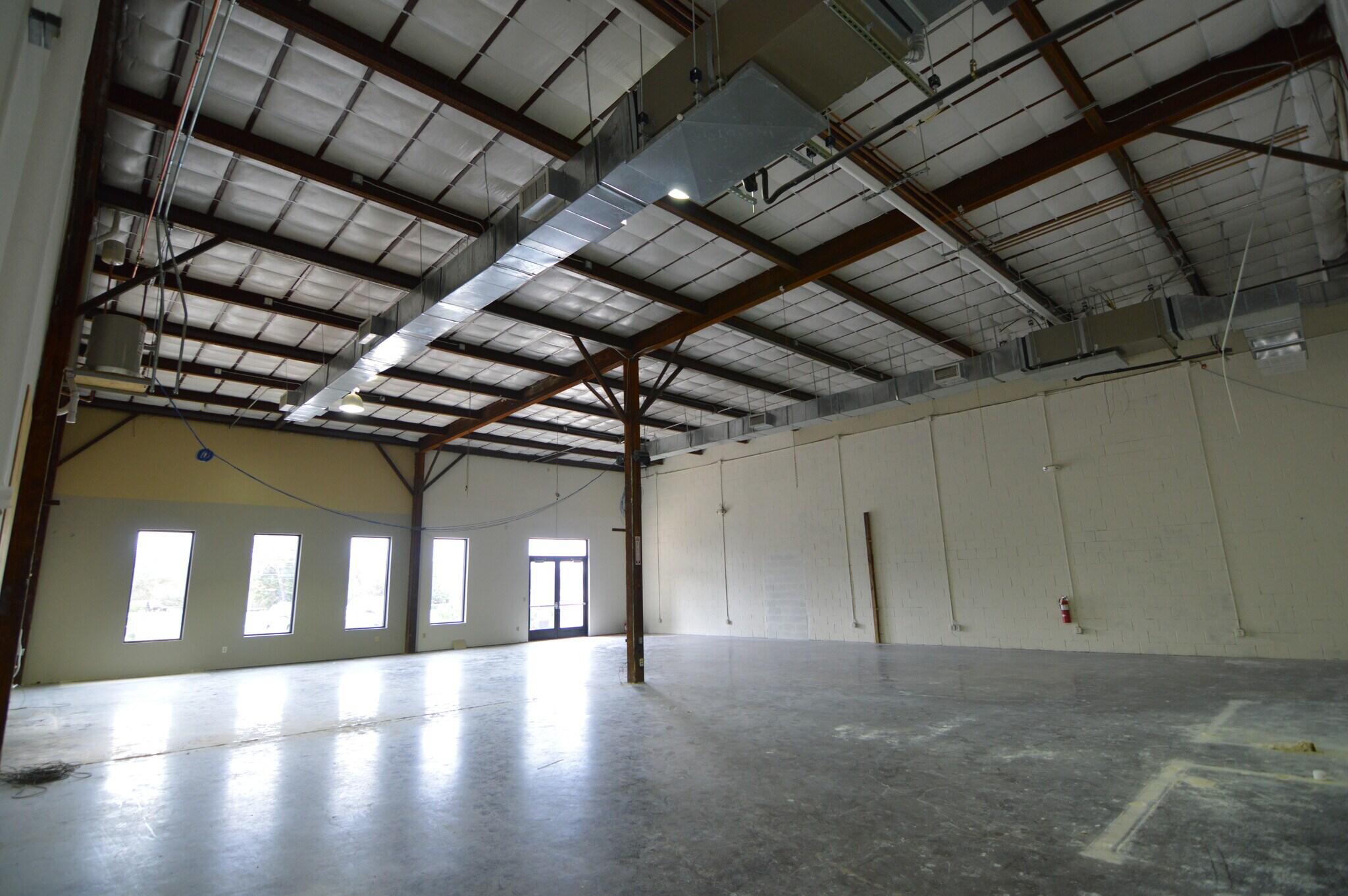 343 W Sunset Rd, San Antonio, TX for sale Interior Photo- Image 1 of 1