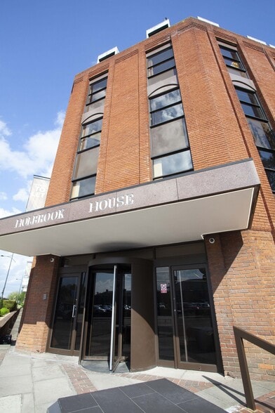 3 Station Rd, Swindon for lease - Building Photo - Image 2 of 5