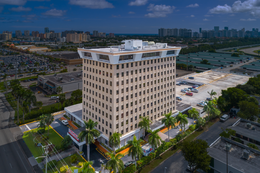 1250 E Hallandale Beach Blvd, Hallandale Beach, FL for lease - Building Photo - Image 1 of 26