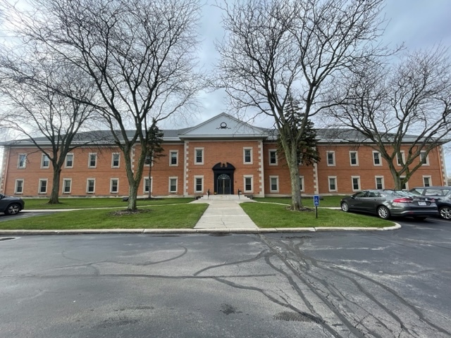 5555 Airport Hwy, Toledo, OH for lease - Building Photo - Image 1 of 16