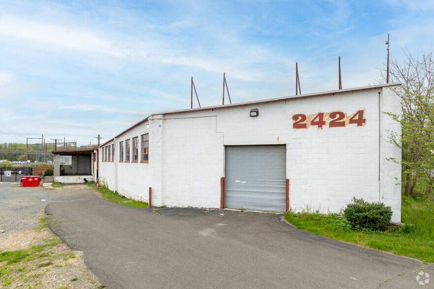 2424 E State St, Hamilton, NJ for lease - Building Photo - Image 2 of 5