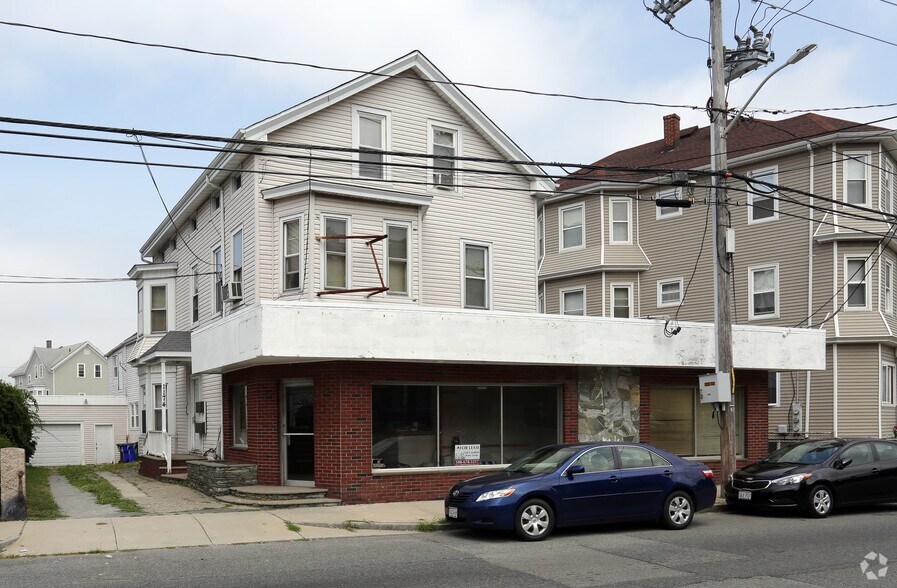 1174 N Main St, Fall River, MA 02720