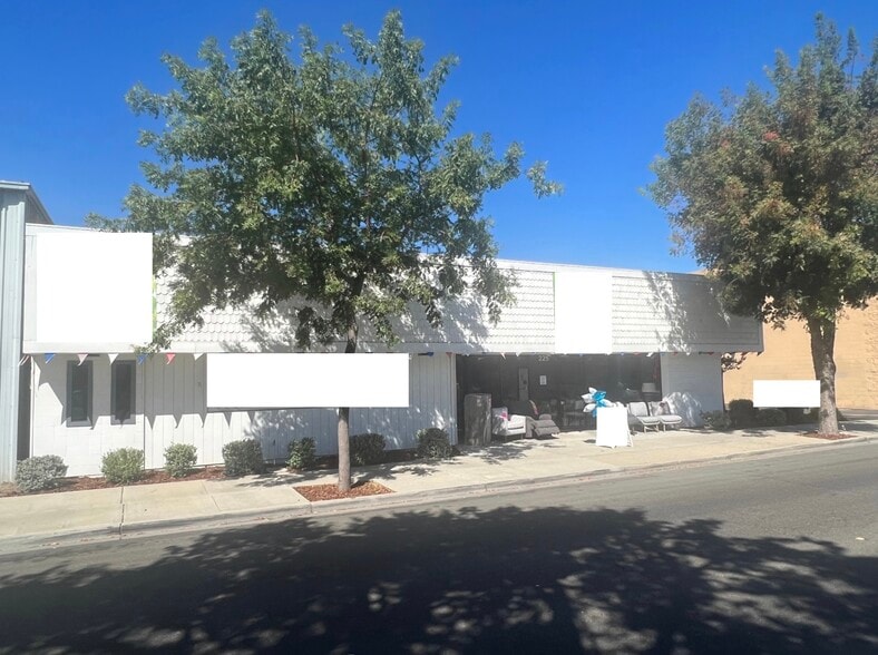 225 Lander Ave, Turlock, CA for sale - Building Photo - Image 3 of 7