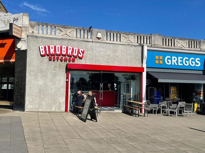 10 Bush Hill Parade, Village Rd, London for sale - Building Photo - Image 1 of 1