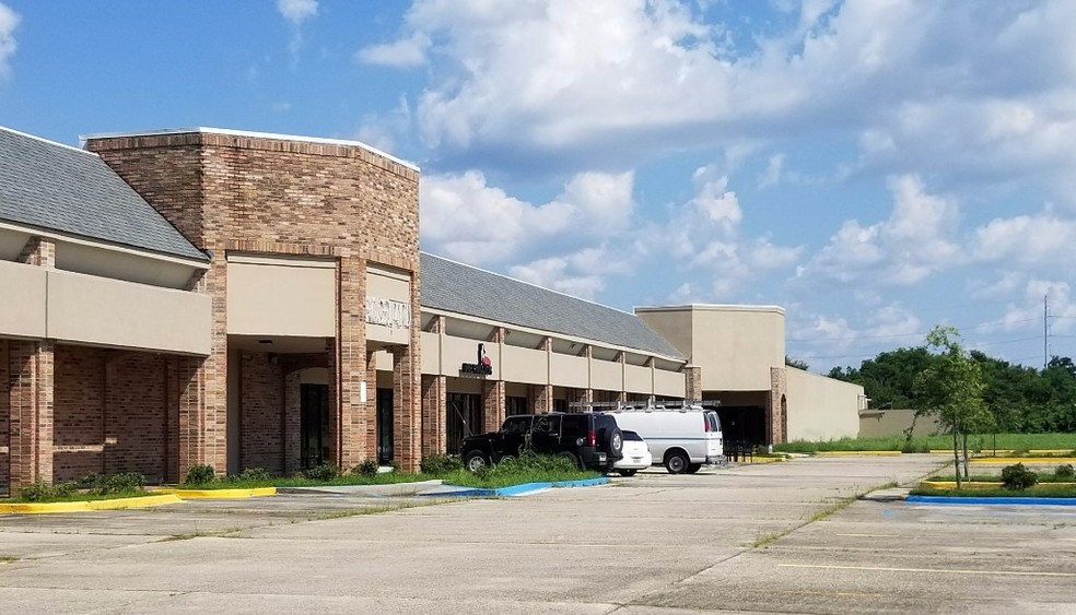 8700 Lake Forest Blvd, New Orleans, LA for lease - Building Photo - Image 1 of 4