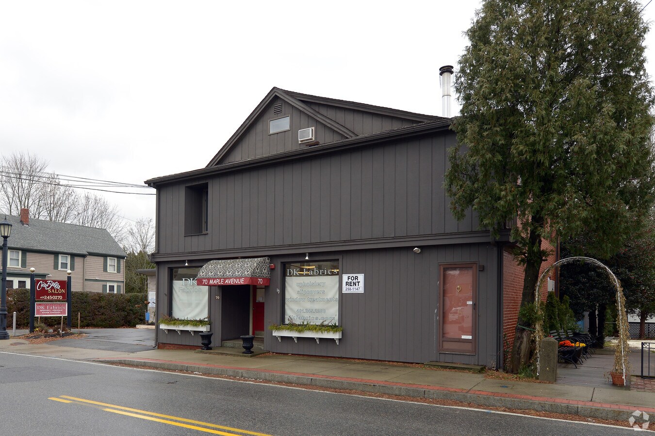 6870 Maple Ave, Barrington, RI 02806