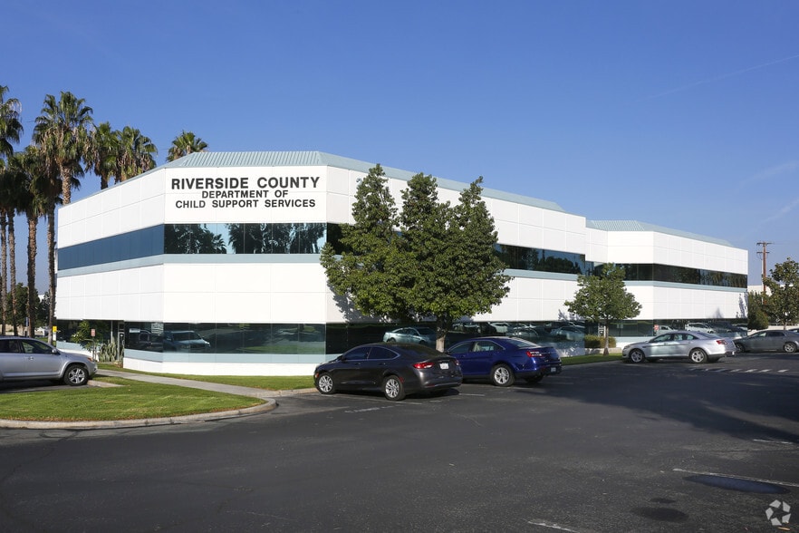 2001 Iowa Ave, Riverside, CA 92507