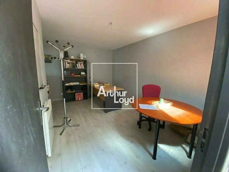 Office in Le Mée-sur-Seine for lease - Interior Photo - Image 3 of 13