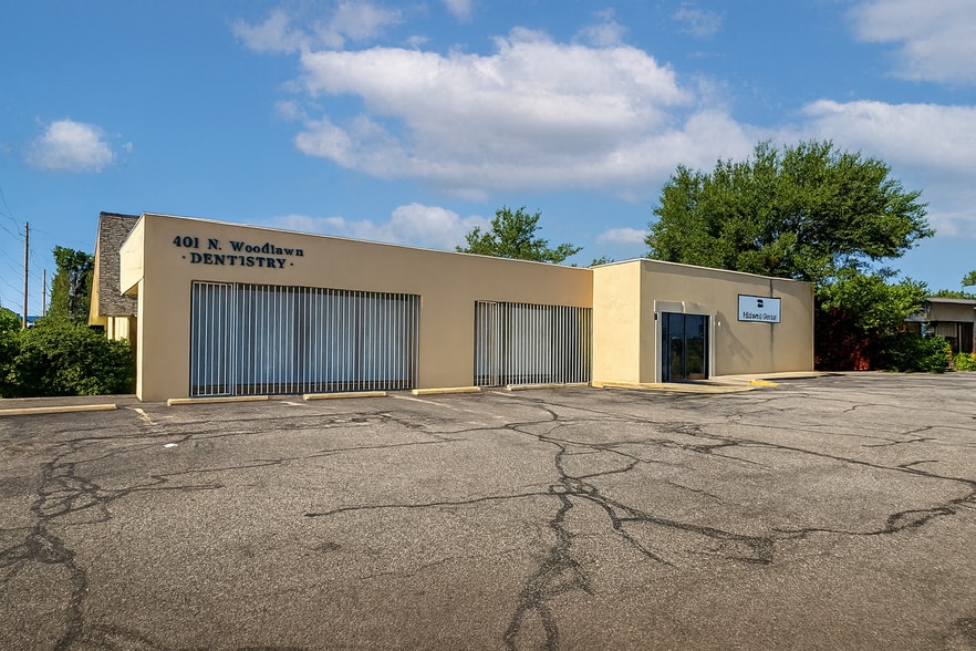 401 N Woodlawn St, Wichita, KS for sale - Building Photo - Image 2 of 4