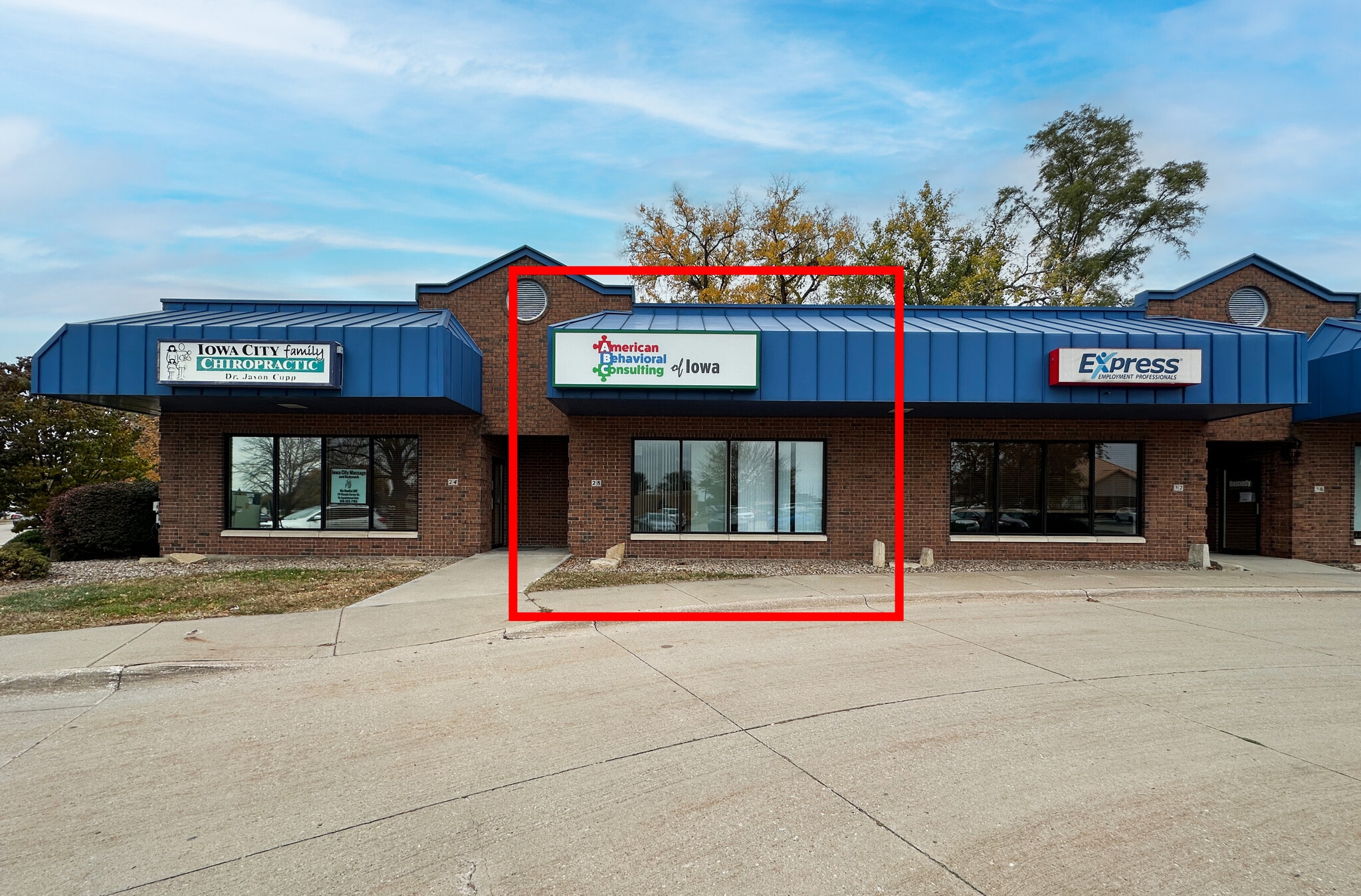 24-56 Sturgis Corner Dr, Iowa City, IA for lease Interior Photo- Image 1 of 25