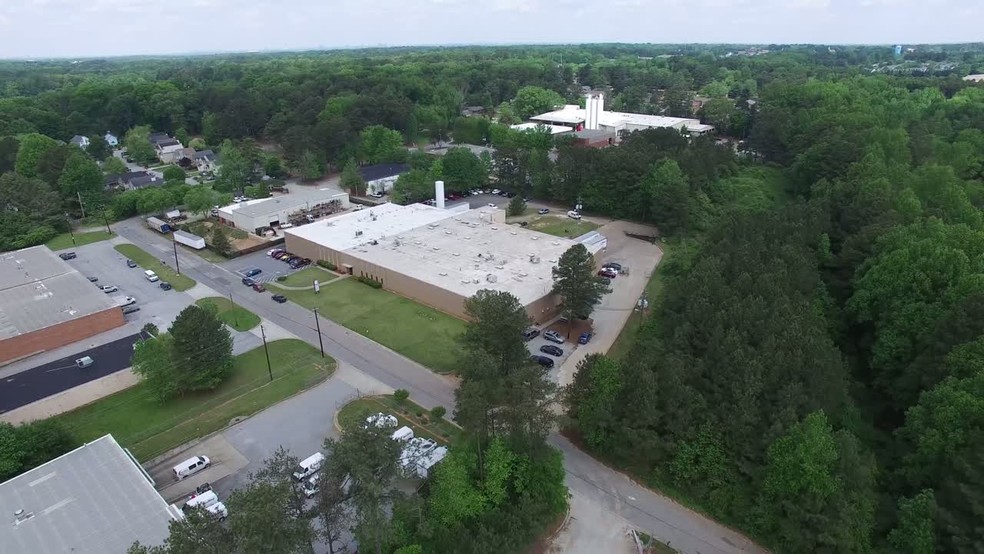 4402-4404 Sentry Dr, Tucker, GA for lease - Commercial Listing Video - Image 2 of 11