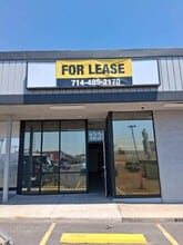 1203-1241 E Charleston Blvd, Las Vegas, NV for lease Building Photo- Image 1 of 5