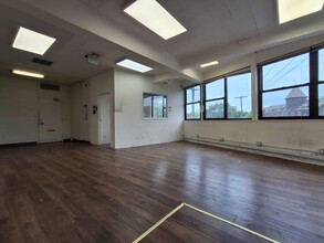 1 Great Neck Rd, Great Neck, NY for lease Interior Photo- Image 2 of 5