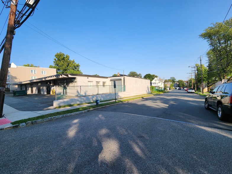 56 Columbia St, West Orange, NJ for lease - Building Photo - Image 1 of 33