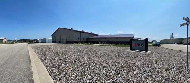 170 W Circle Dr, Saint Charles, MN for lease - Primary Photo - Image 1 of 61