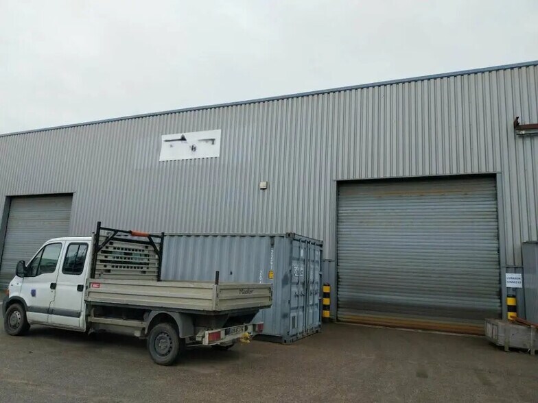 Flex in SAINT-VIGOR-D'YMONVILLE for lease - Building Photo - Image 1 of 5