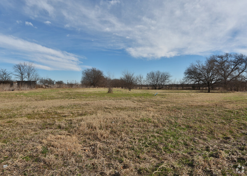 105 Westport Pky, Haslet, TX for sale - Primary Photo - Image 1 of 4