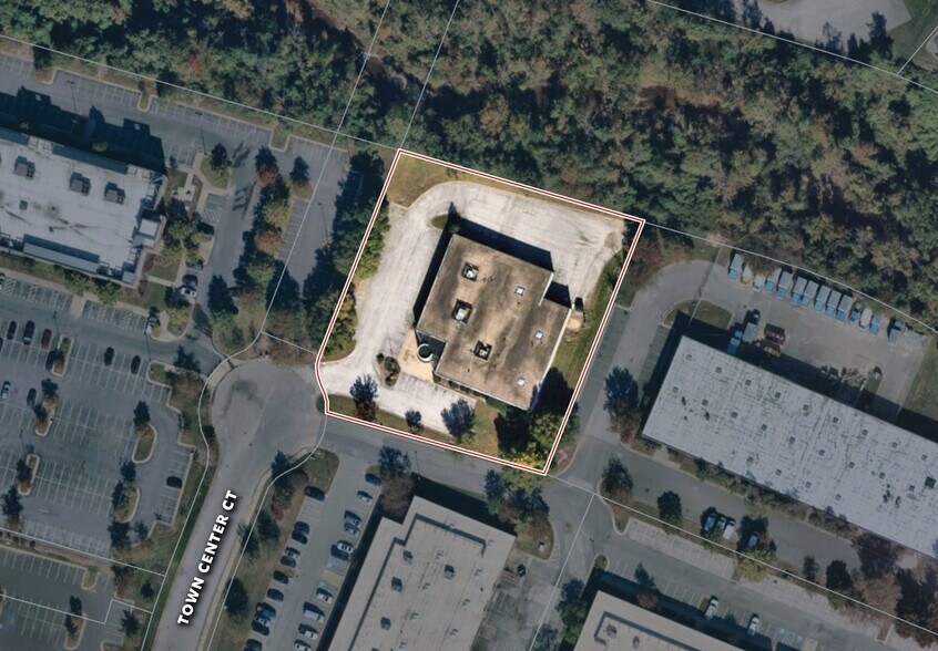 8363 Town Center Ct, Nottingham, MD for sale - Building Photo - Image 2 of 9