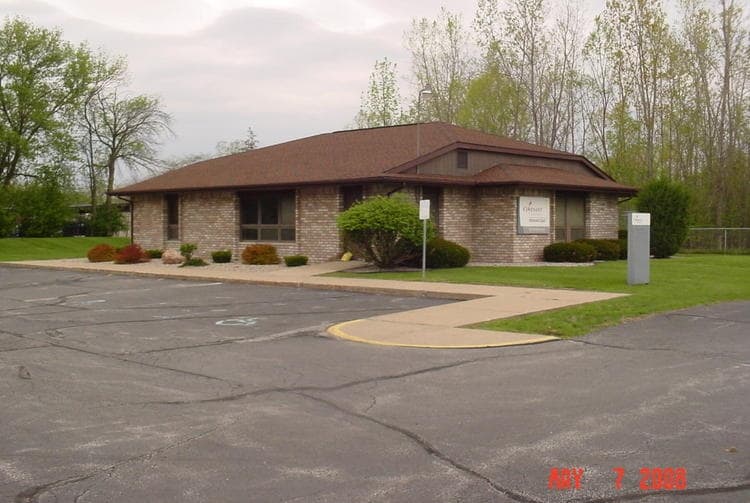 3215 Hallmark Ct, Saginaw, MI 48603