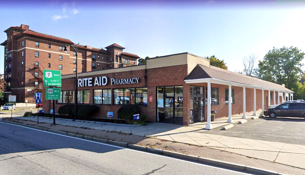 163 South St, Pittsfield, MA 01201