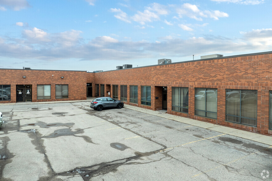 691-729 Petrolia Rd, Toronto, ON for lease - Building Photo - Image 2 of 6