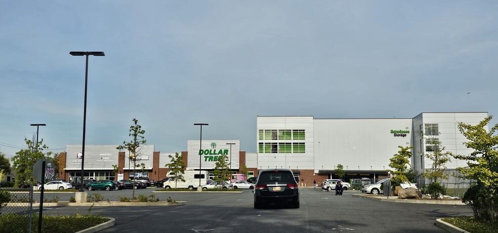 439 Tompkins Ave, Staten Island, NY for sale - Primary Photo - Image 1 of 3