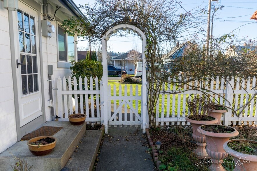 436 Wells Ave N, Renton, WA for sale - Building Photo - Image 3 of 15