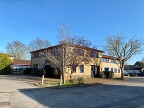 Landscape Clos, Bicester for lease Building Photo- Image 2 of 2