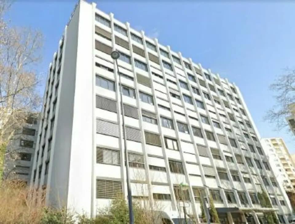 Office in Villeurbanne for sale Building Photo- Image 1 of 6