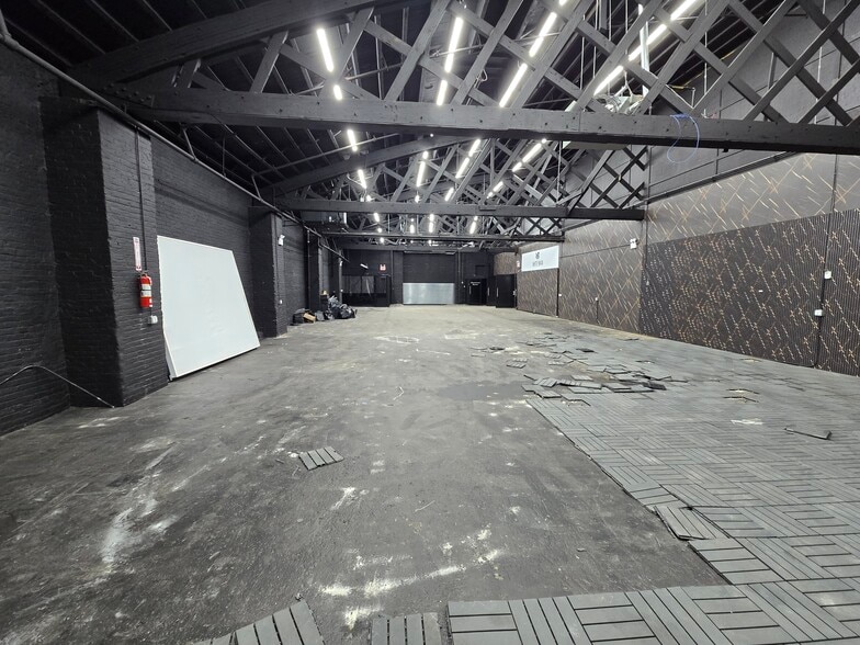 837 3rd Ave, Brooklyn, NY for lease - Building Photo - Image 3 of 8