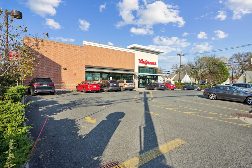 1620 Oak Tree Rd, Edison, NJ for lease - Building Photo - Image 2 of 16