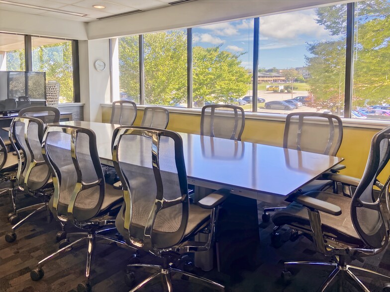 325 Sentry Pky W, Blue Bell, PA for lease - Interior Photo - Image 2 of 19