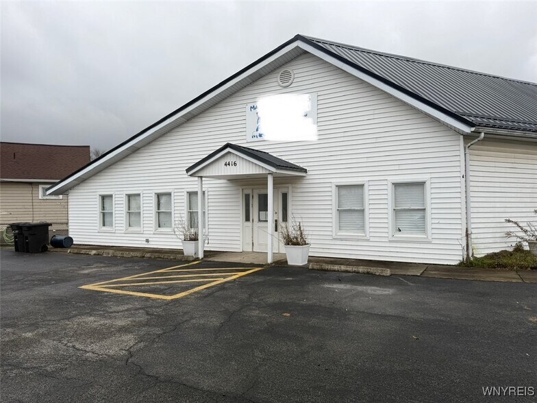 4416 Military Rd, Niagara Falls, NY for sale - Primary Photo - Image 1 of 6