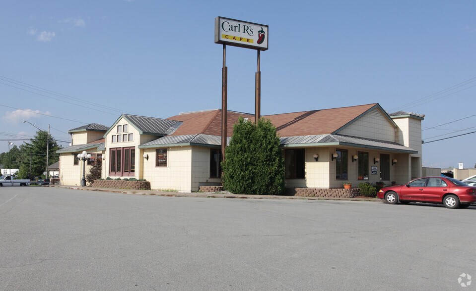 124 Main St, Queensbury, NY for sale - Primary Photo - Image 1 of 1
