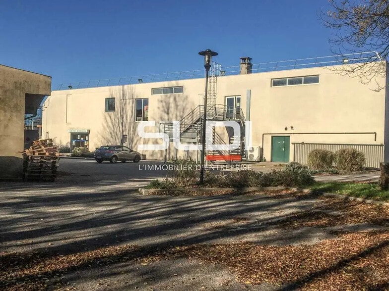 Office in Bourg-en-Bresse for lease - Building Photo - Image 3 of 8