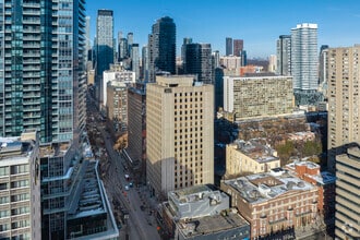 415 Yonge St, Toronto, ON - AERIAL  map view