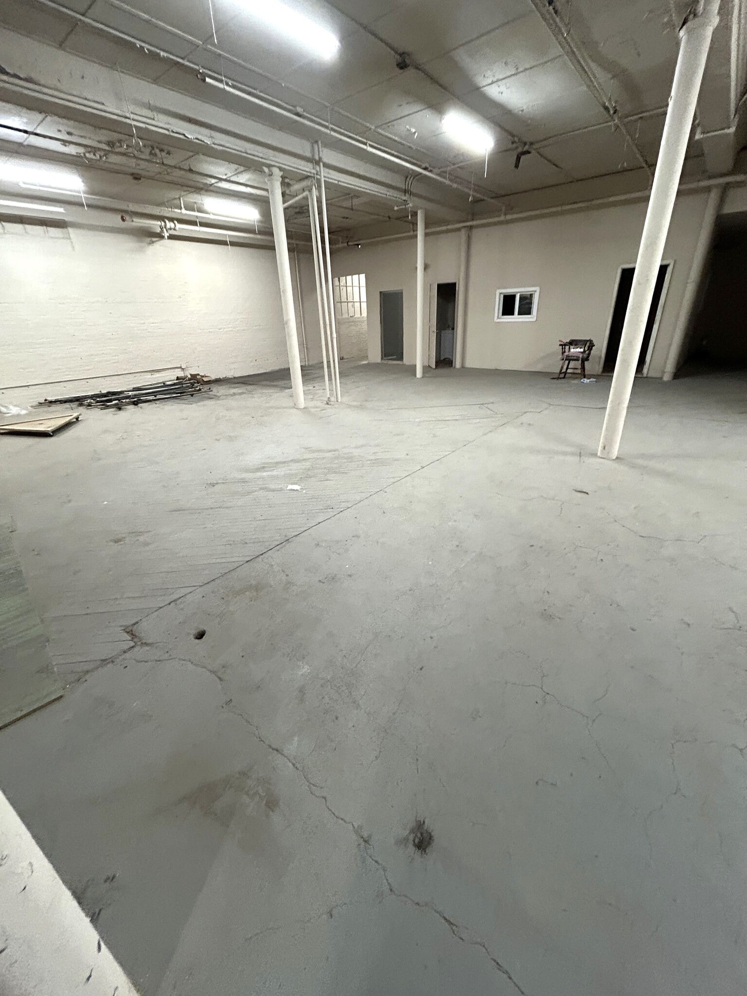 490 S Main St, Waterbury, CT for lease Interior Photo- Image 1 of 1