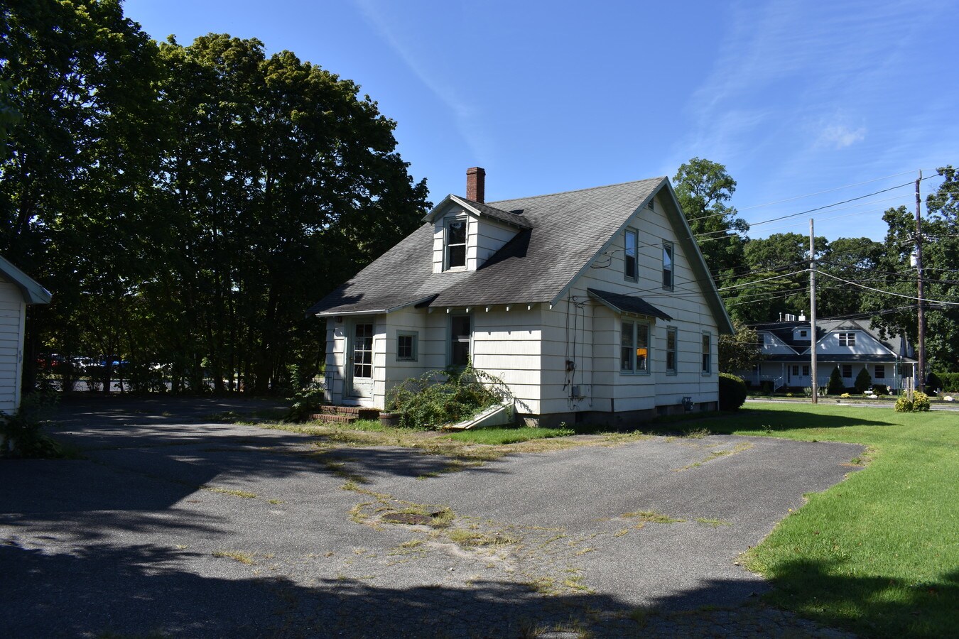 217 Lake Ave, Saint James, NY 11780