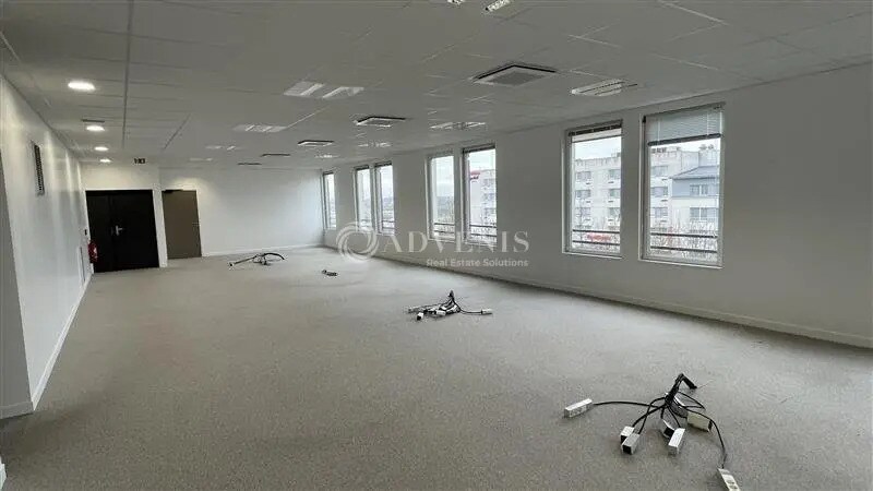 Office in Chessy for sale - Interior Photo - Image 1 of 9