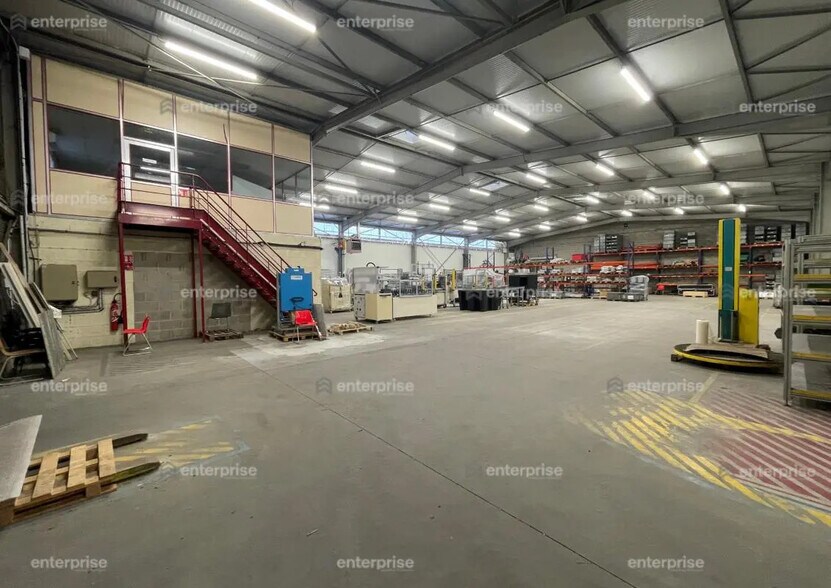 Flex in Rouvroy for lease - Interior Photo - Image 1 of 5