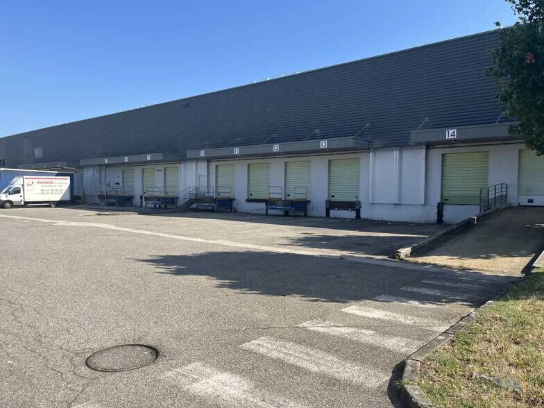 7-19 Rue André Sentuc, Vénissieux for lease - Building Photo - Image 3 of 13