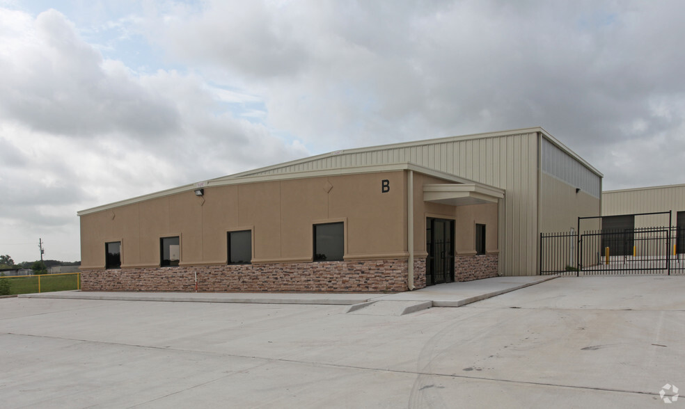 41212 Park 290 Dr, Waller, TX for lease - Building Photo - Image 2 of 9