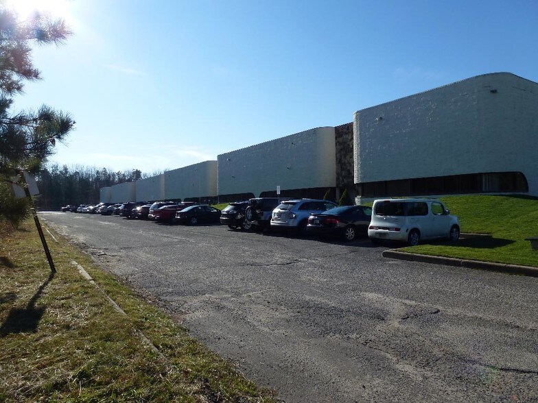 55 Progress Pl, Jackson, NJ for lease - Primary Photo - Image 1 of 4