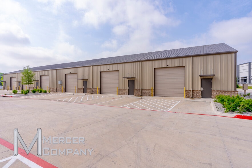 3255 N McDonald St, McKinney, TX for lease - Building Photo - Image 2 of 4
